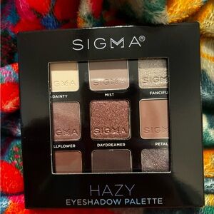 Sigma Beauty Hazy Eyeshadow Palette with Neutral and Shimmer Shades